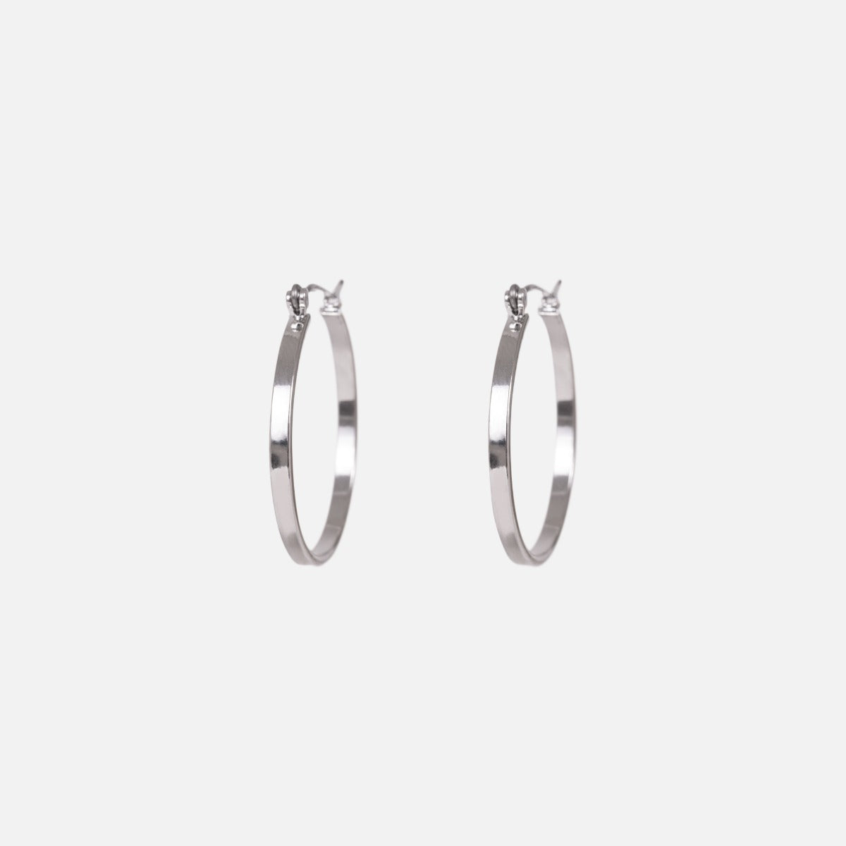 Duo boucles d’oreilles anneaux argentés et petites pierres scintillantes