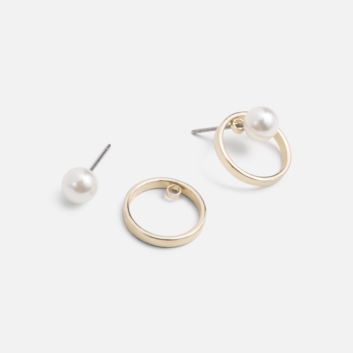 Small versatile earrings with circle and pearl