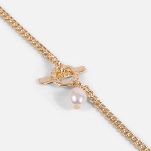 Load image into Gallery viewer, Golden mesh necklace with hammered circle clasp and pearl charm

