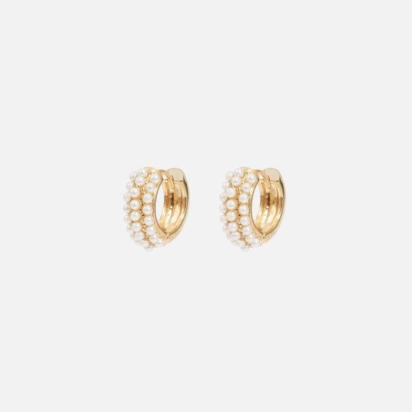 Charger l&#39;image dans la galerie, Boucles d’oreilles anneaux dorées avec petites perles blanches
