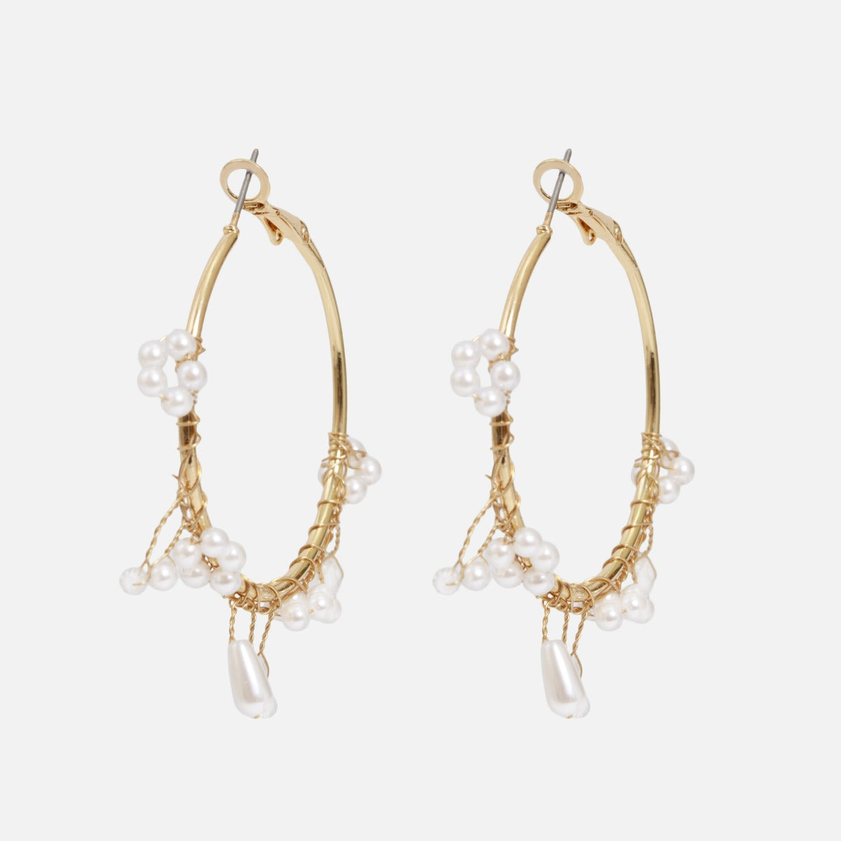 Boucles d’oreilles anneaux dorés avec perles multiples
