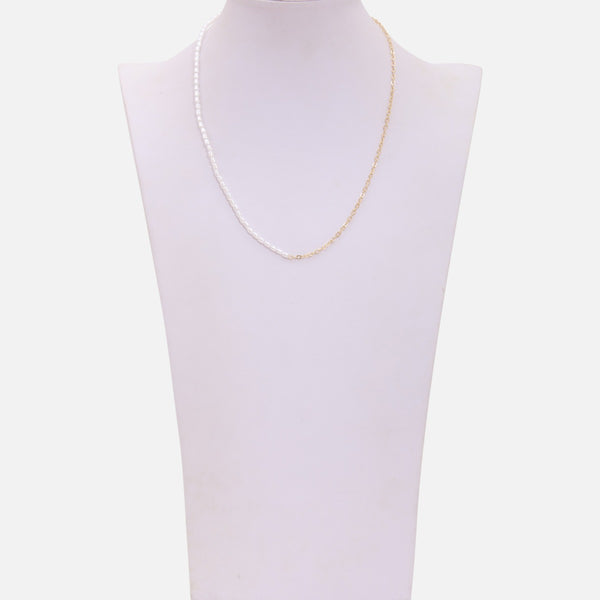 Load image into Gallery viewer, Necklace with half golden chain and half pearls
