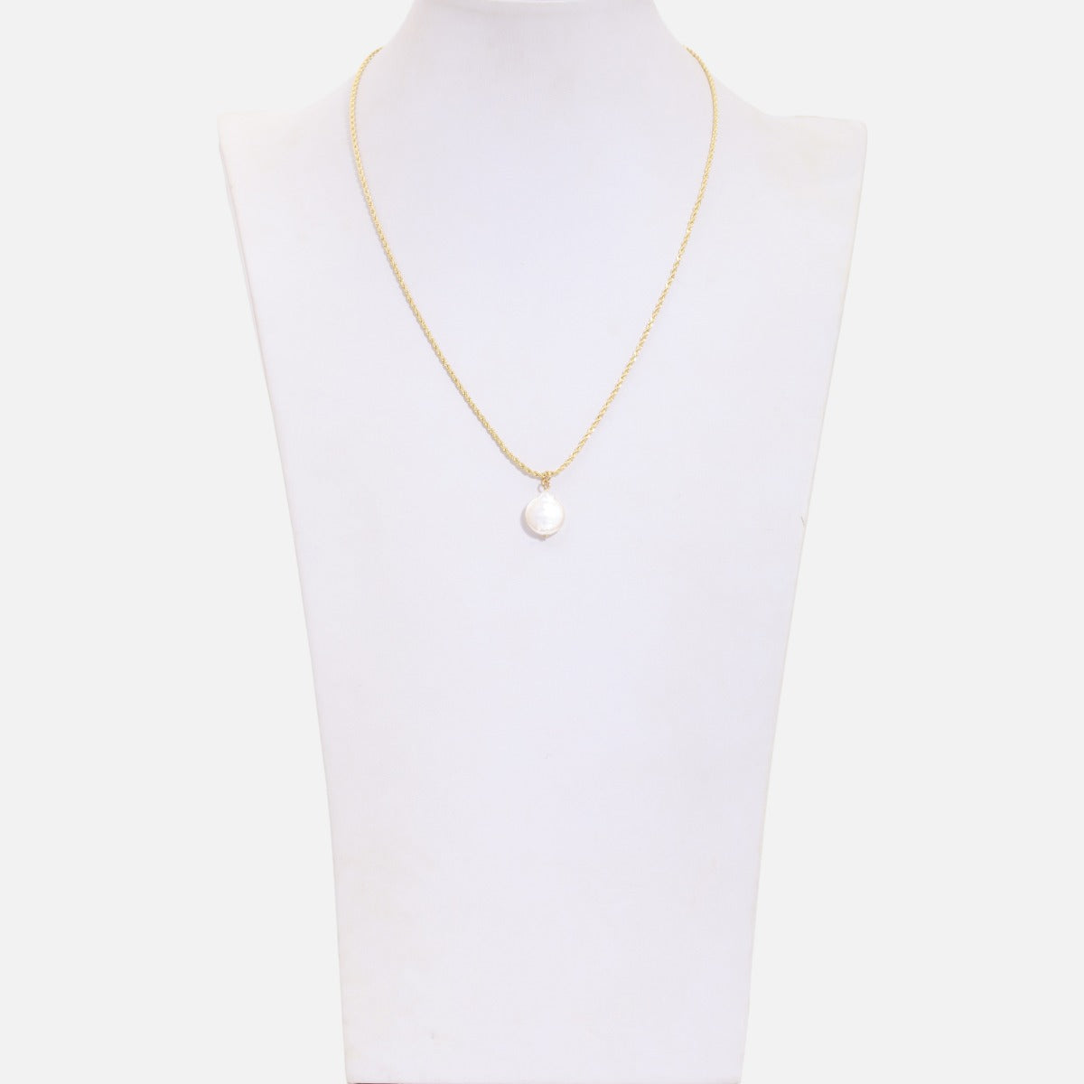 Golden twisted chain necklace with pearl charm