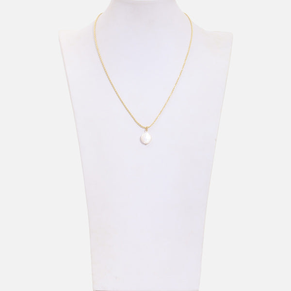 Load image into Gallery viewer, Golden twisted chain necklace with pearl charm
