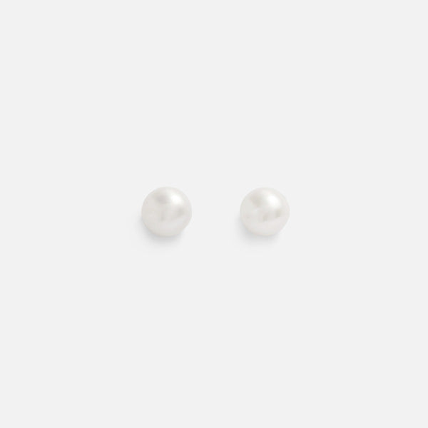 Load image into Gallery viewer, 6 mm pearl earrings 10k yellow gold
