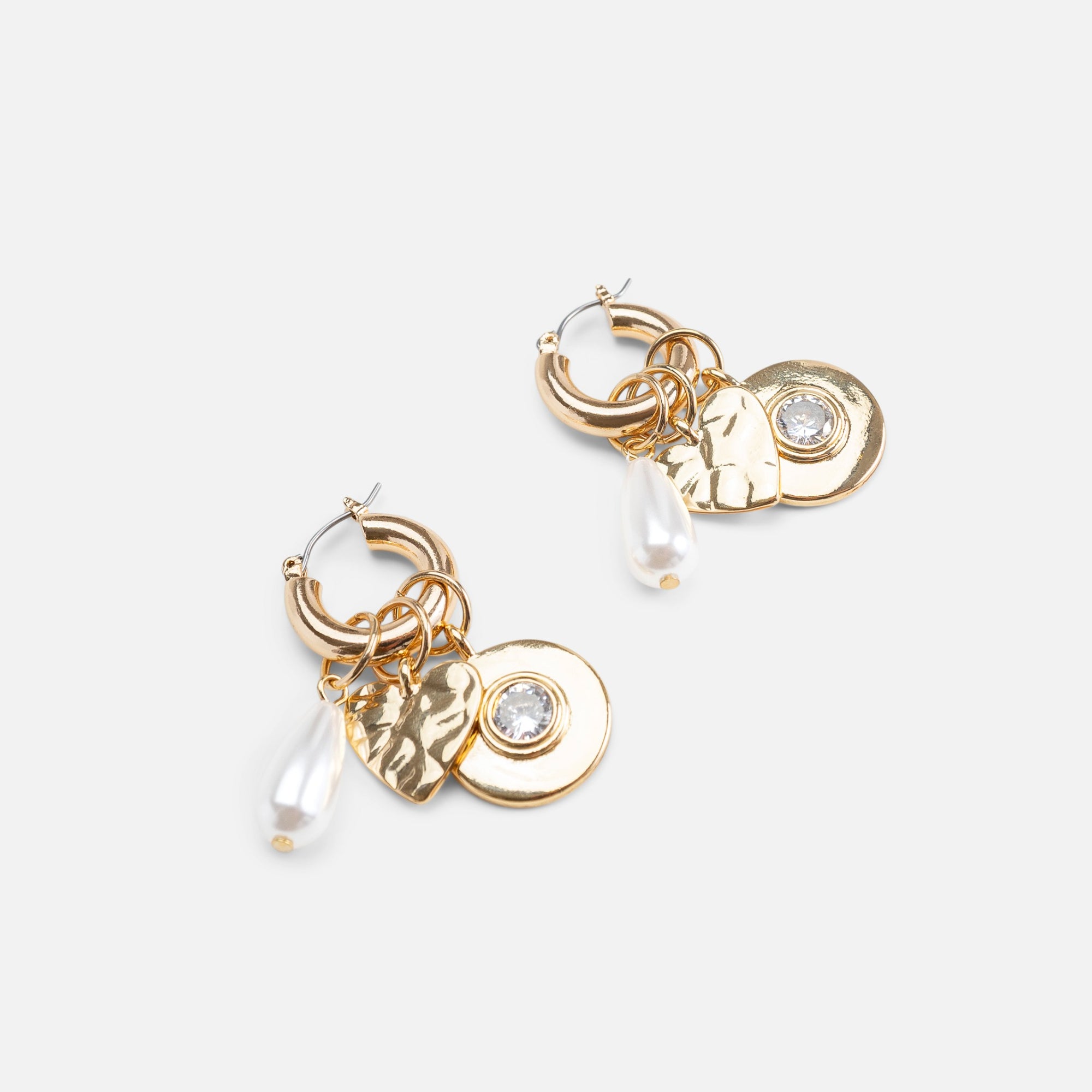 Boucles d’oreilles anneaux dorés avec breloques interchangeables