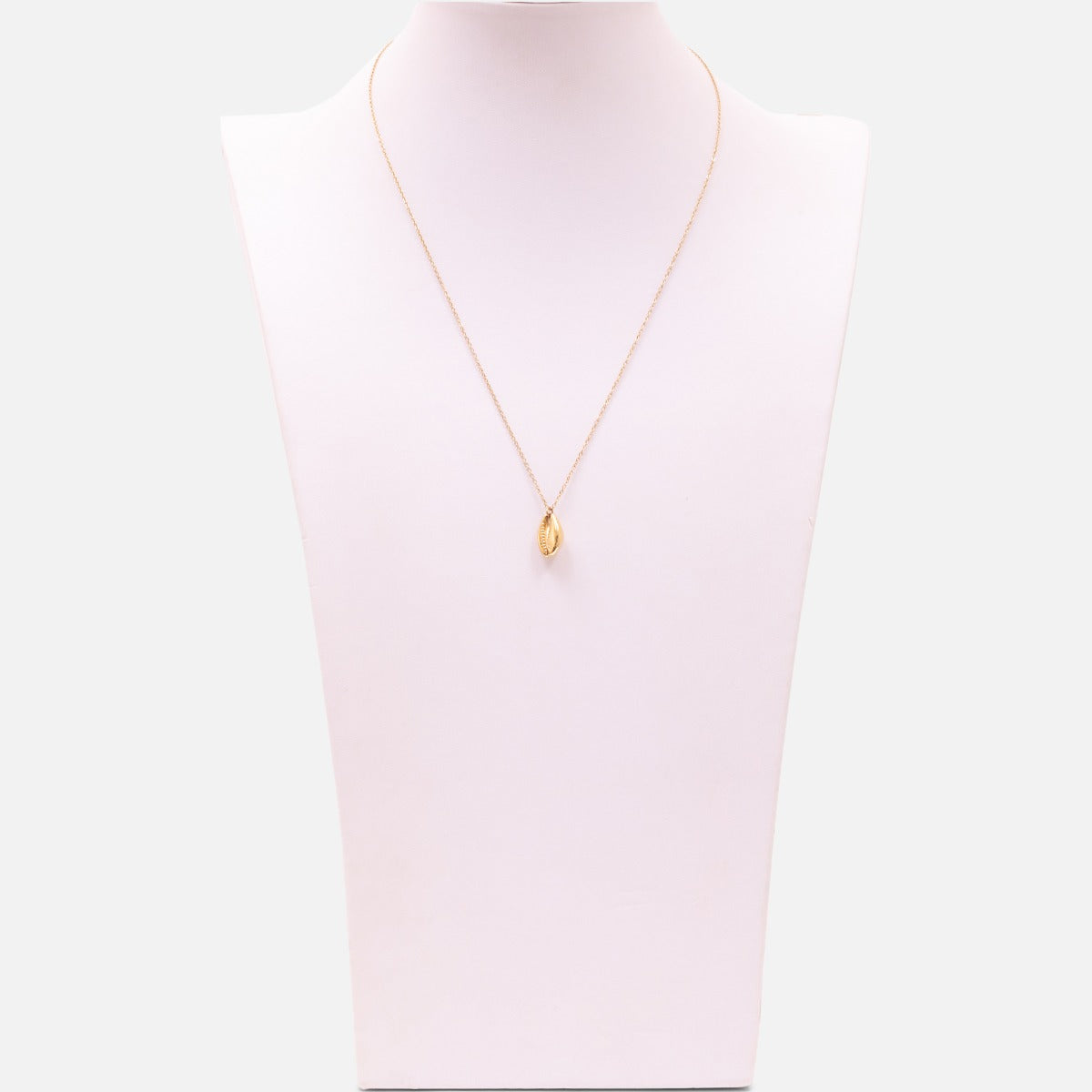 Golden stainless steel necklace with seashell charm 