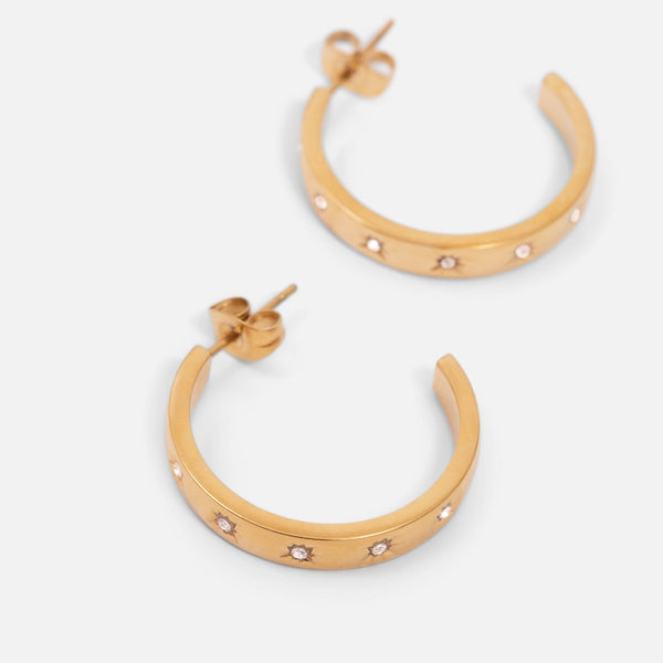 Charger l&#39;image dans la galerie, Boucles d’oreilles anneaux dorés avec insertion de pierres et effet étoile en acier inoxydable
