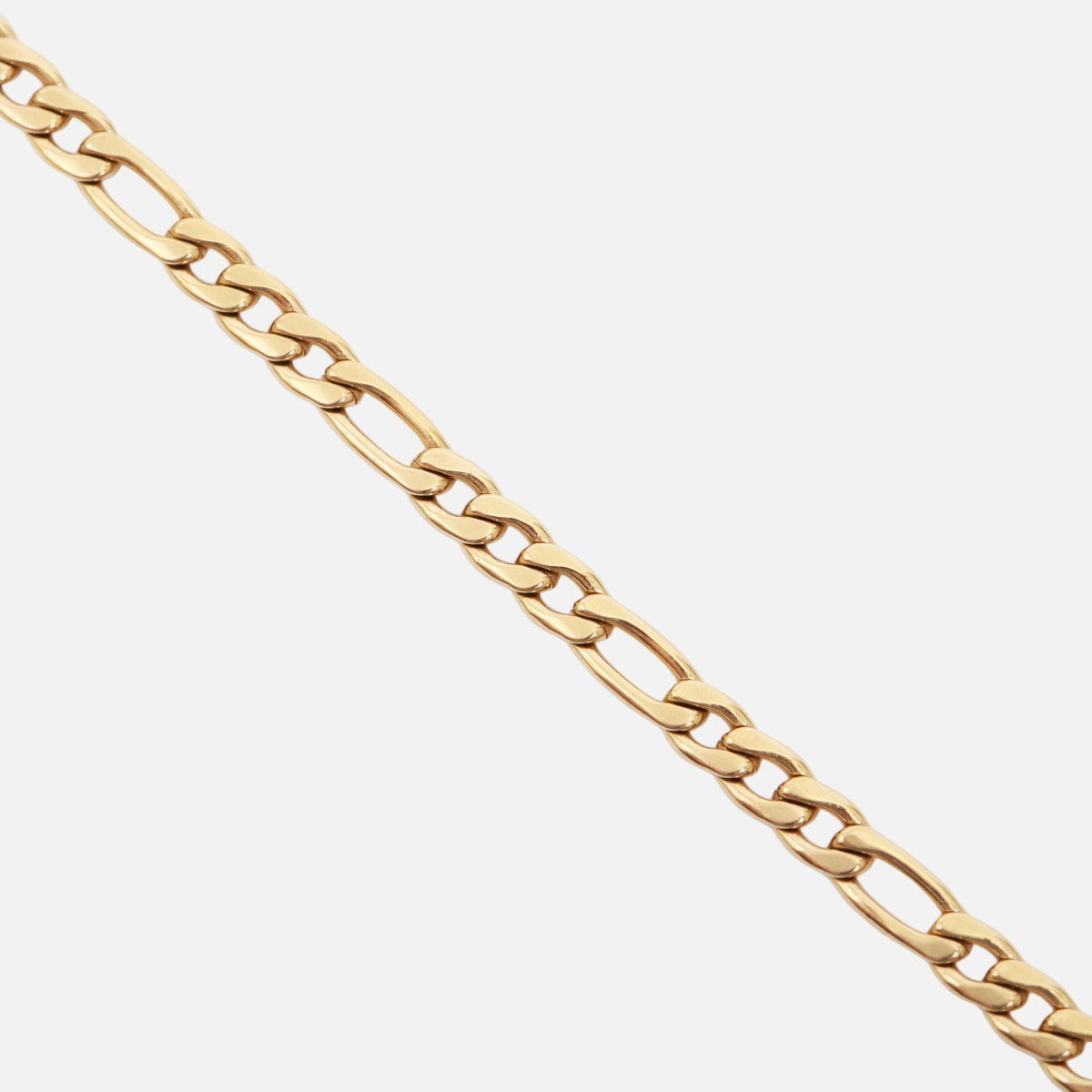 Stainless steel golden bracelet with figaro mesh