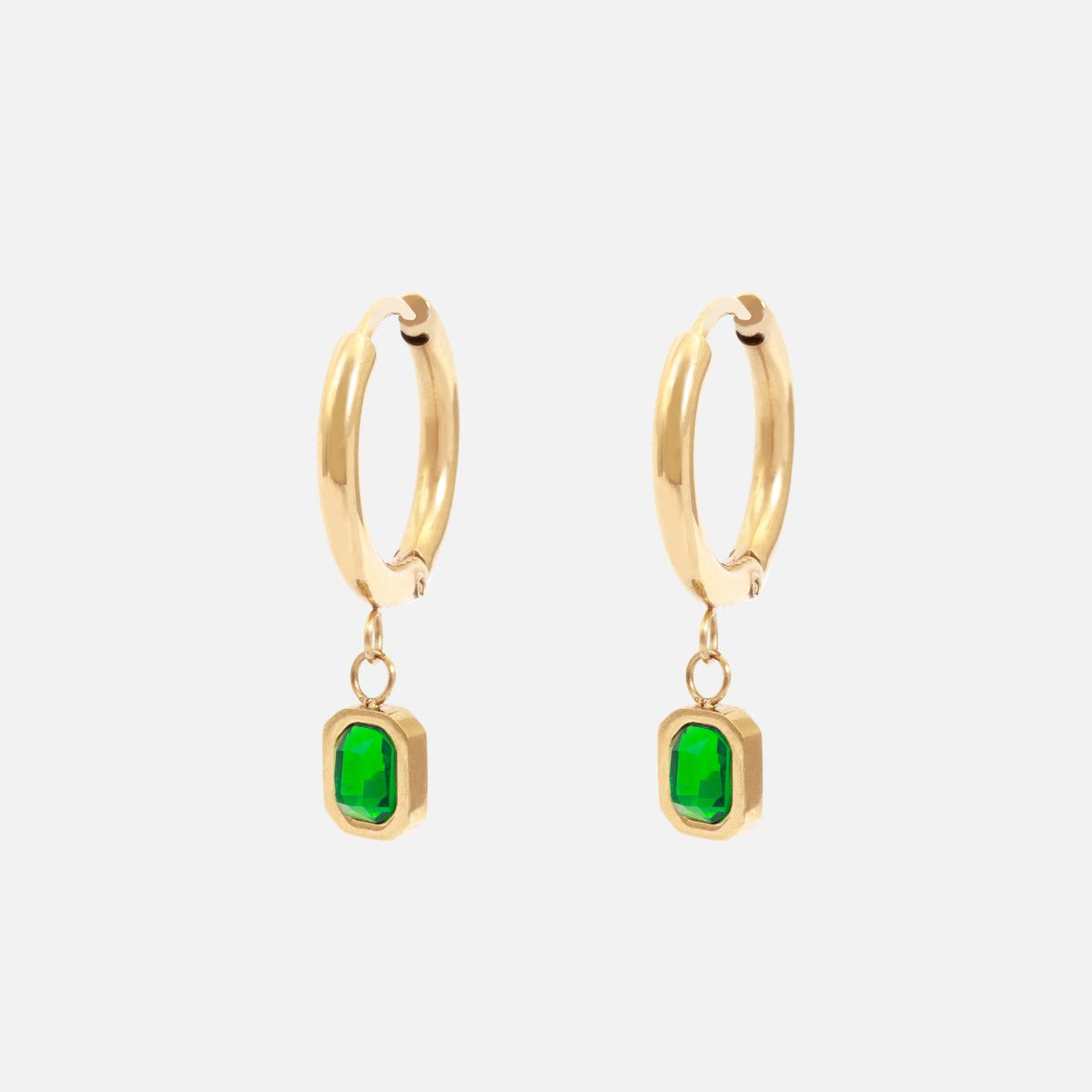Golden stainless steel hoops earrings and emerald charm