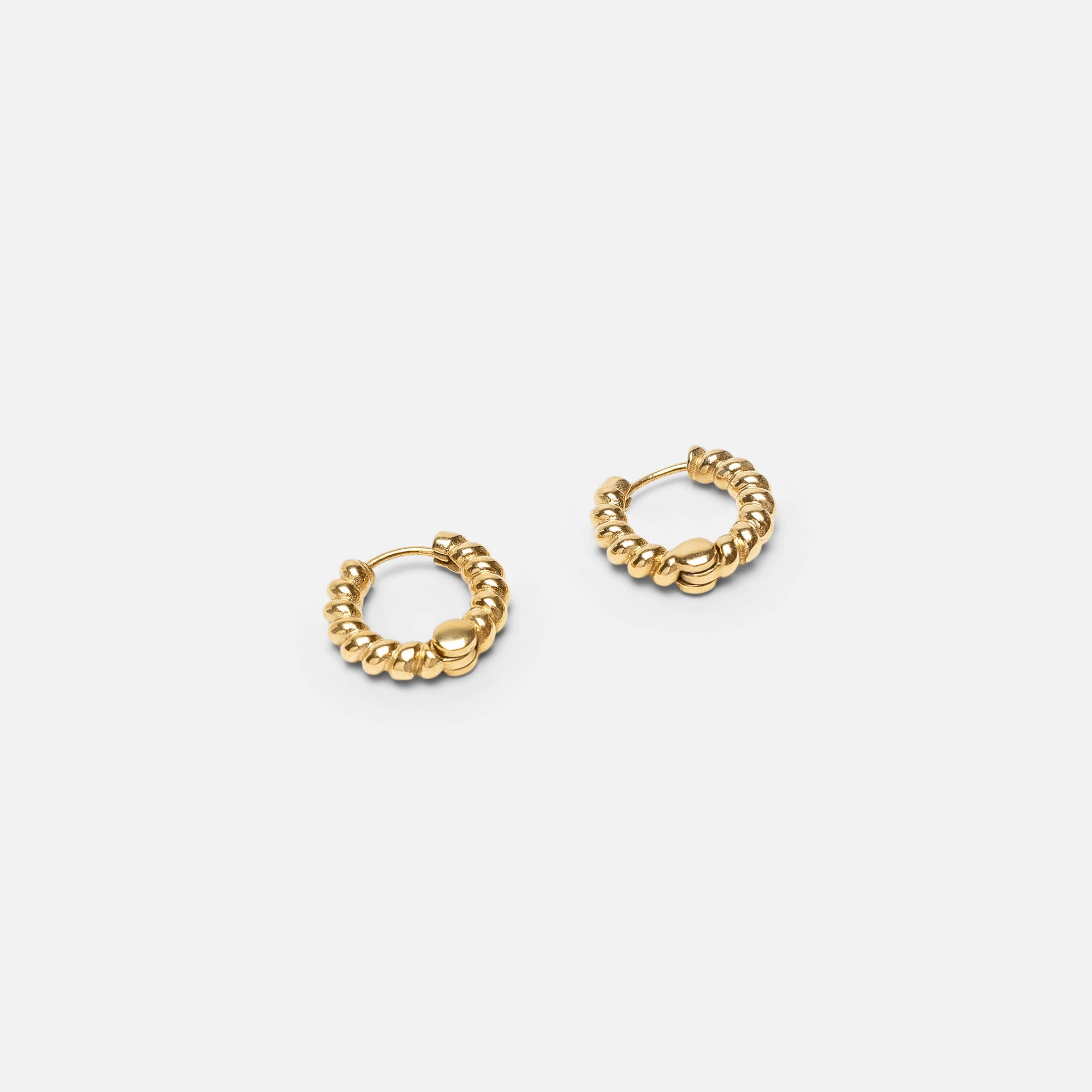 Boucles d’oreilles anneaux torsadés dorés en acier inoxydable