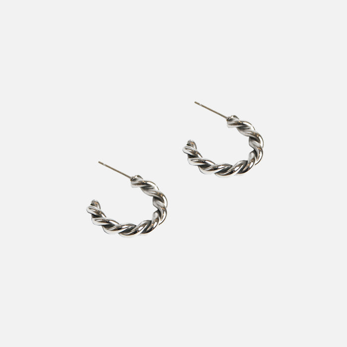 Boucles d’oreilles anneaux torsadés argentés en acier inoxydable