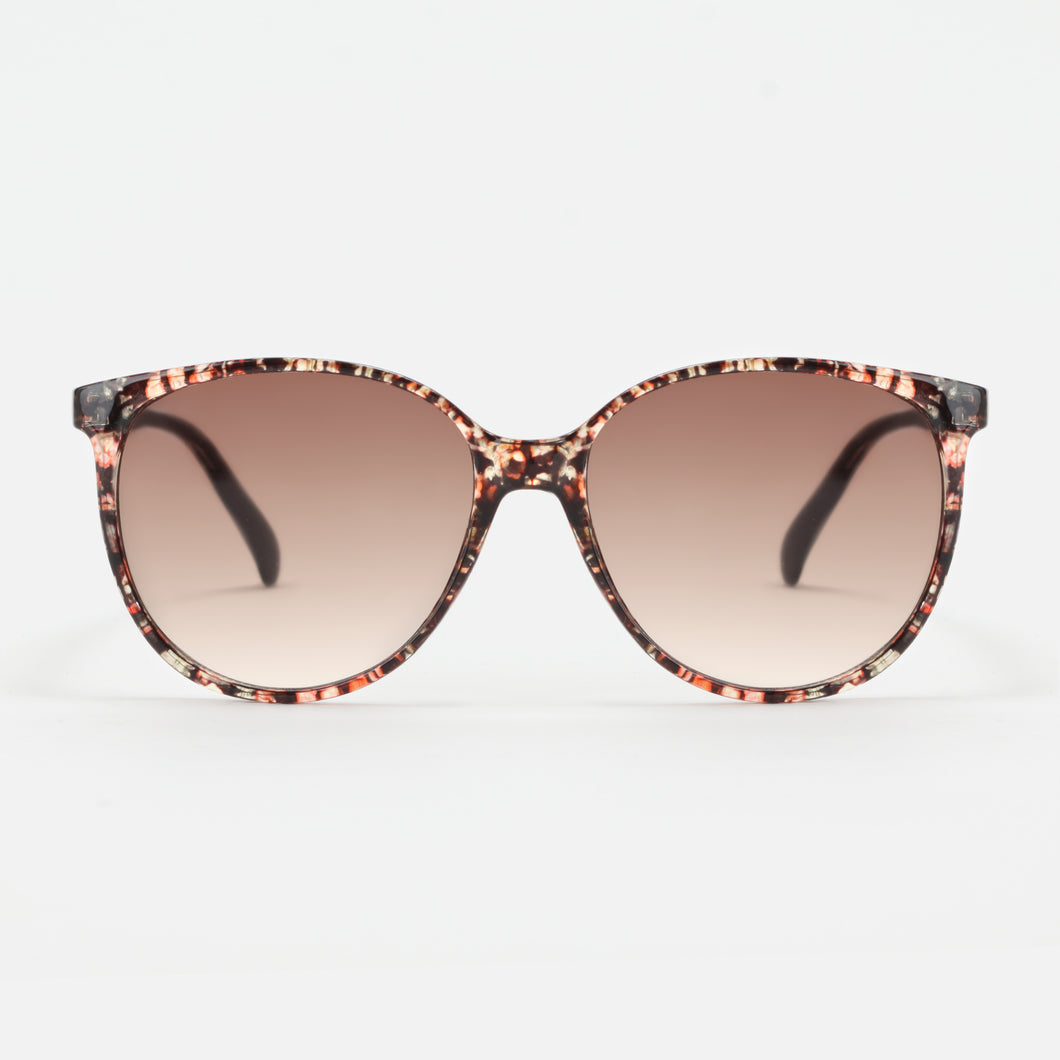 Cat eye sunglasses with tortoise pattern