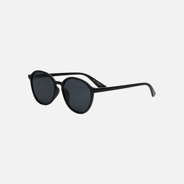 Load image into Gallery viewer, Classic black sunglasses
