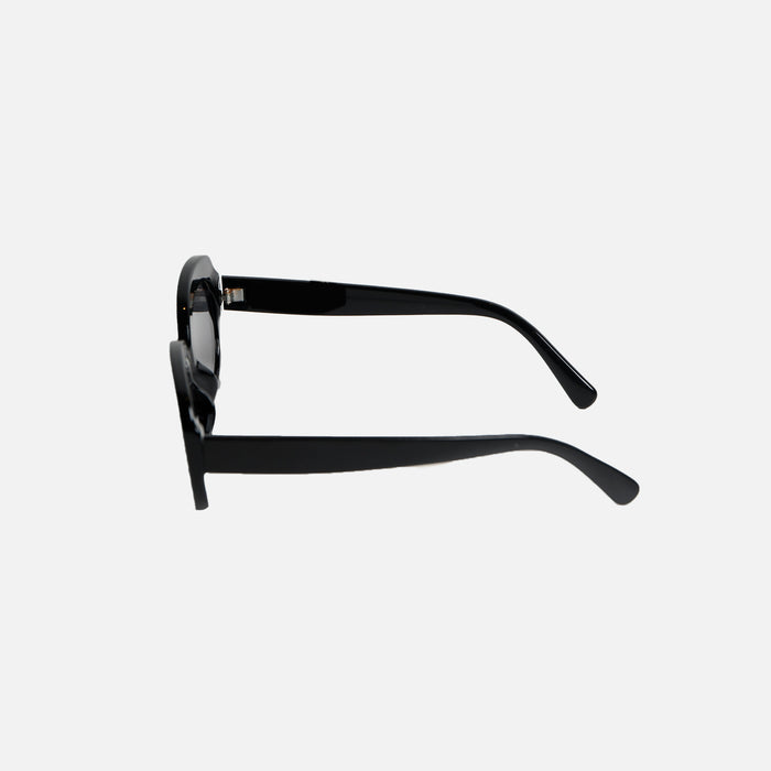 Lunettes de soleil noires ovales