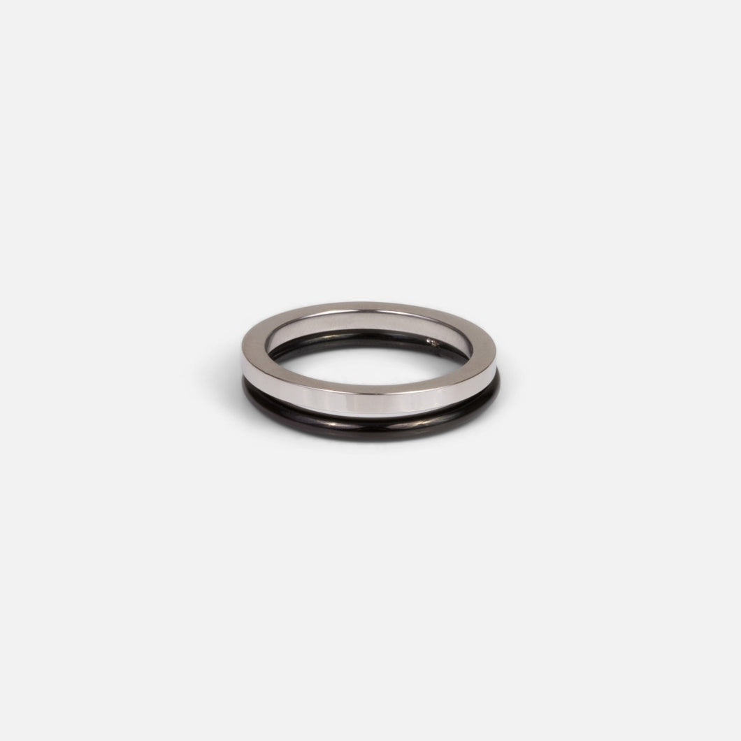 Set of silvered and black stainless steel rings