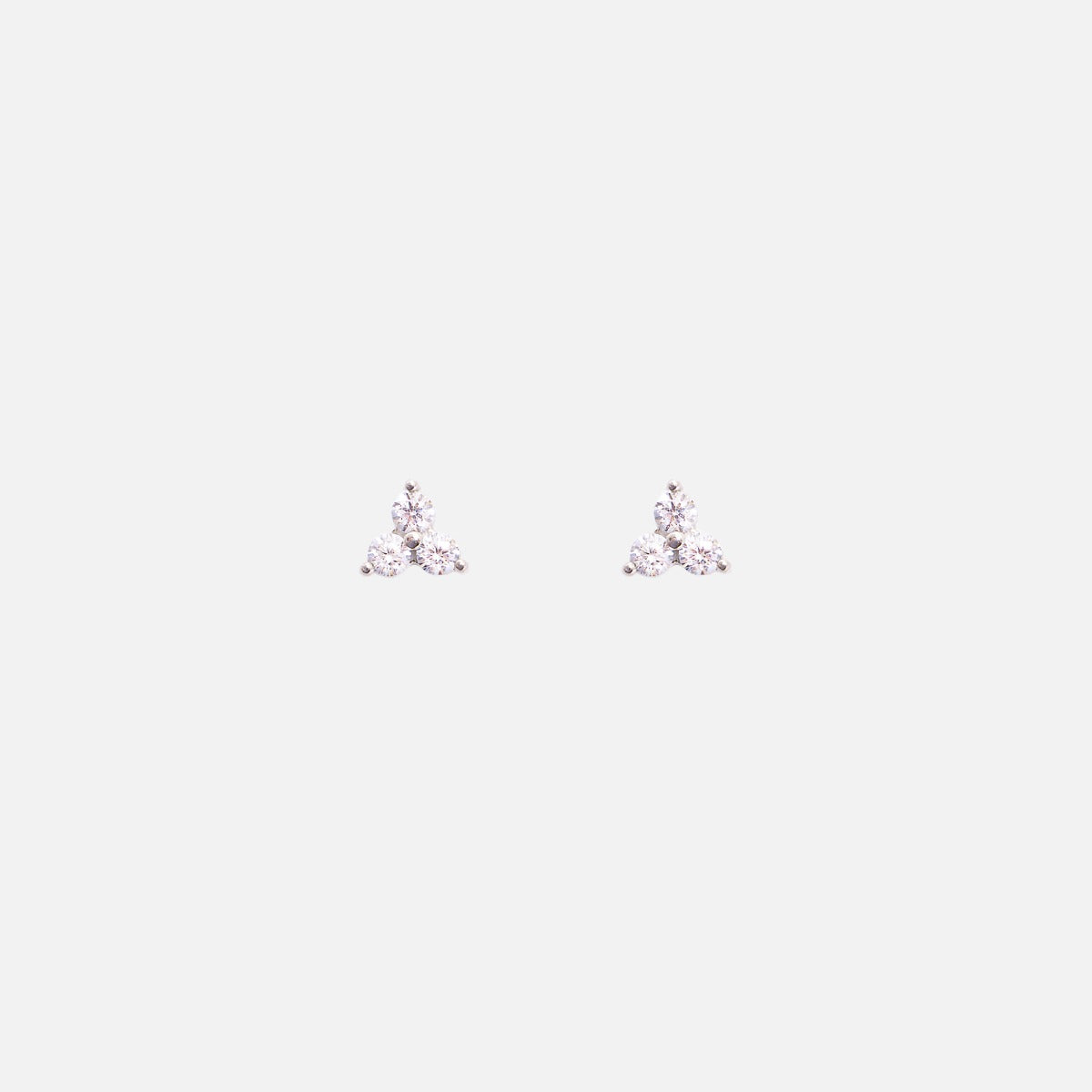Boucles d’oreilles avec petits zircons cubiques en acier inoxydable