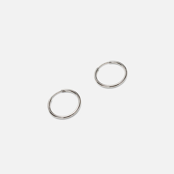 Charger l&#39;image dans la galerie, Boucles d’oreilles anneaux argentés 24mm en acier inoxydable
