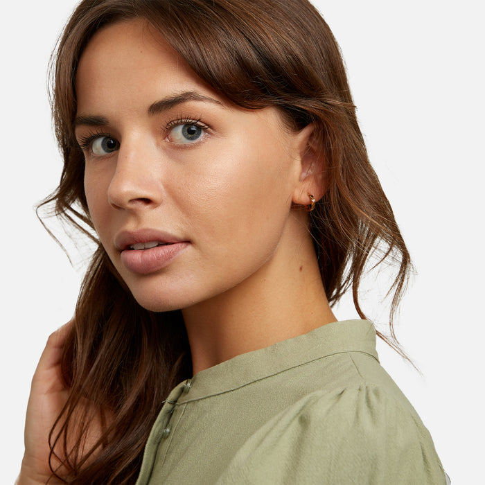 Boucles d'oreilles anneaux dorées texturées avec pierre en acier inoxydable