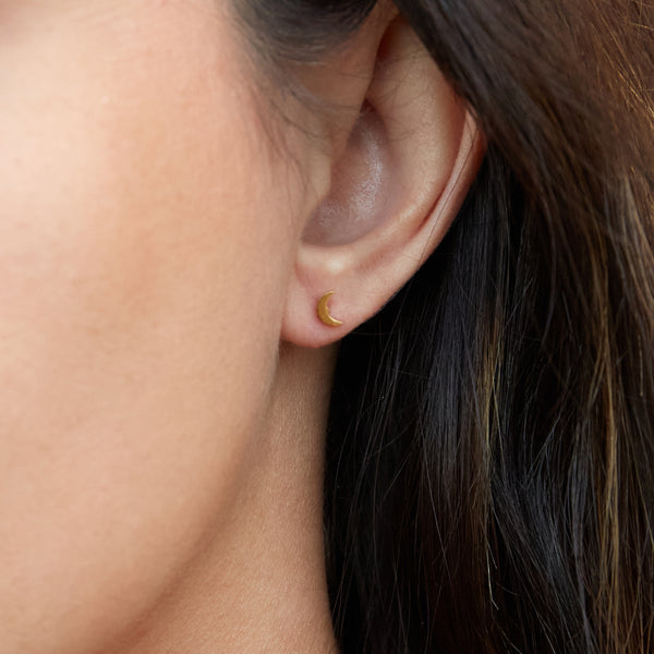 Load image into Gallery viewer, Mini golden moon earrings in stainless steel
