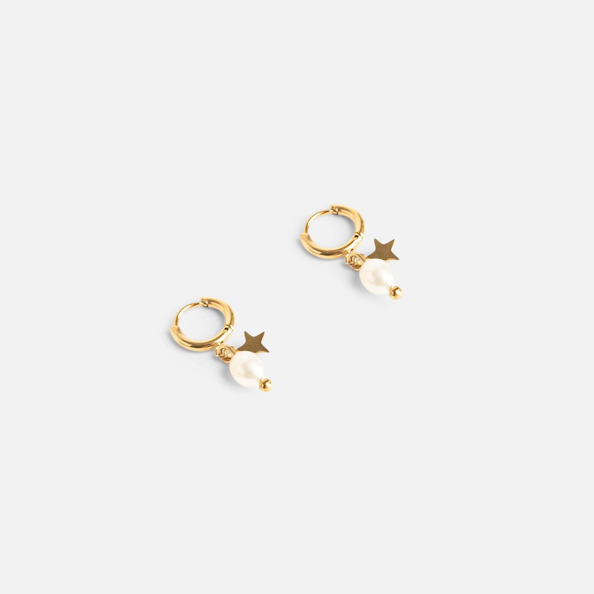 Mini boucles d’oreilles anneaux dorés avec breloque perle et étoile en acier inoxydable