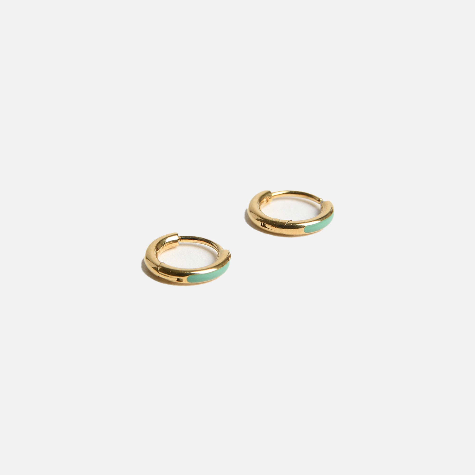 Mini golden stainless steel sleeper earrings with mint detail