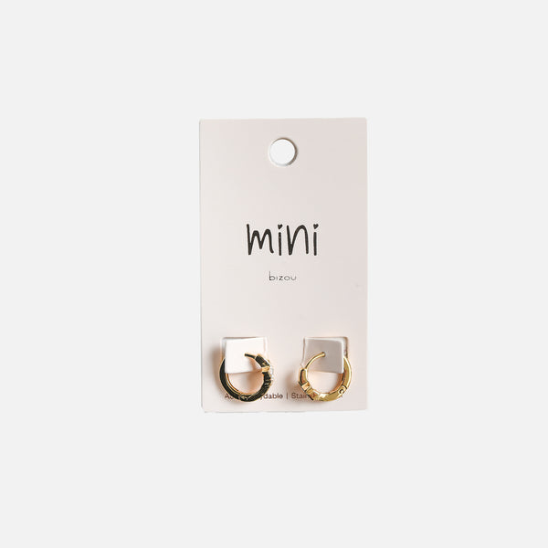 Load image into Gallery viewer, Mini golden hoop earrings with star in stainless steel
