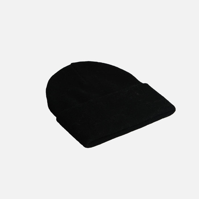 Tuque noire avec rabat