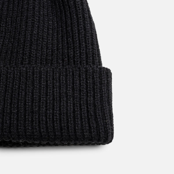Load image into Gallery viewer, Black knit beanie with pompom
