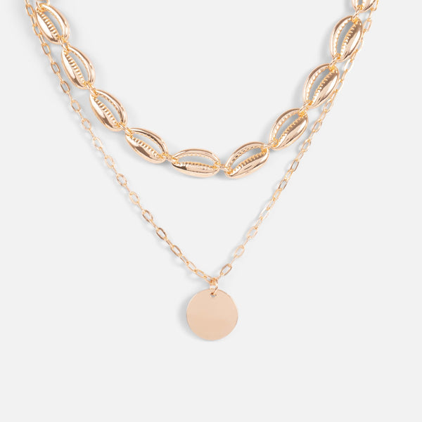 Charger l&#39;image dans la galerie, Ensemble deux colliers dorés avec coquillages et breloque circulaire
