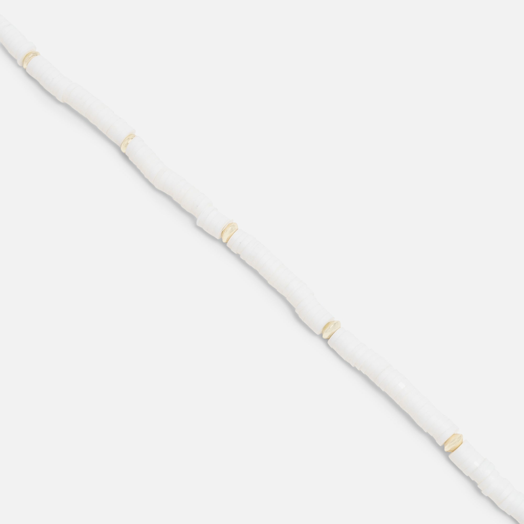 Chaîne de cheville perles blanche avec billes dorées
