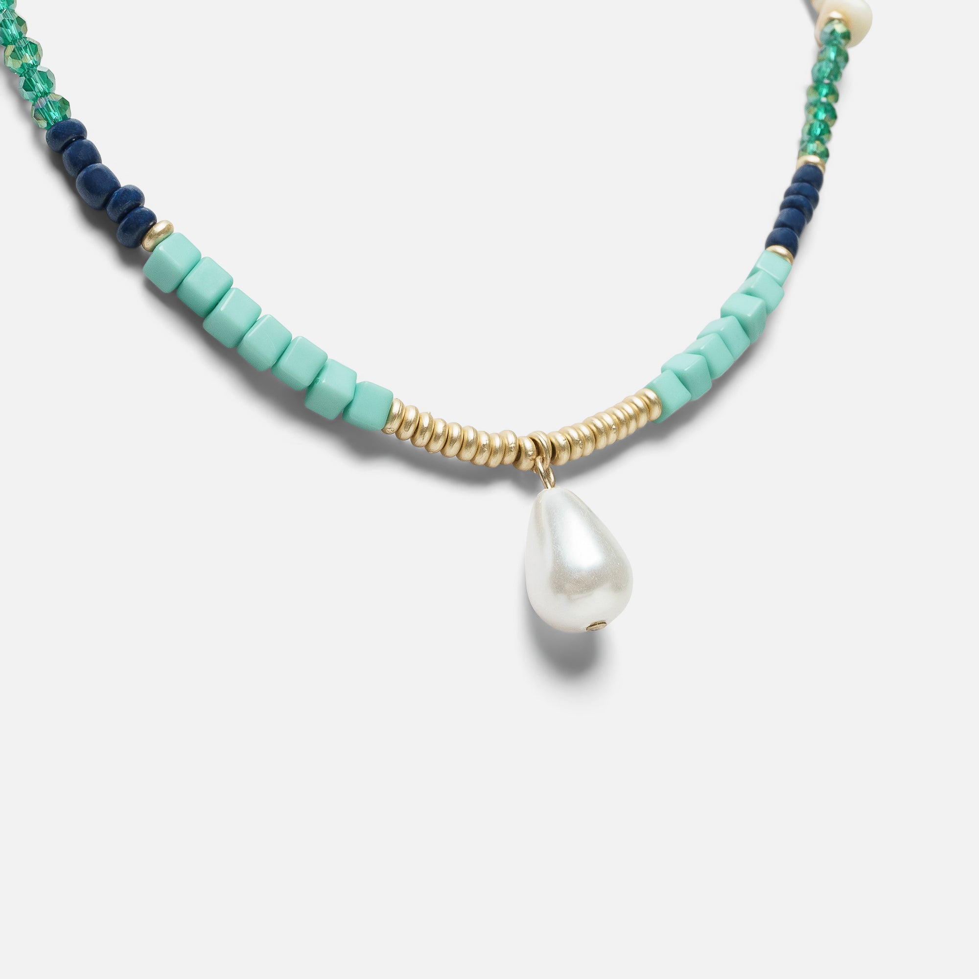 Short necklace with green and blue beads and pearl charm