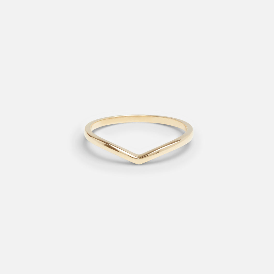 10k yellow gold v-shaped ring