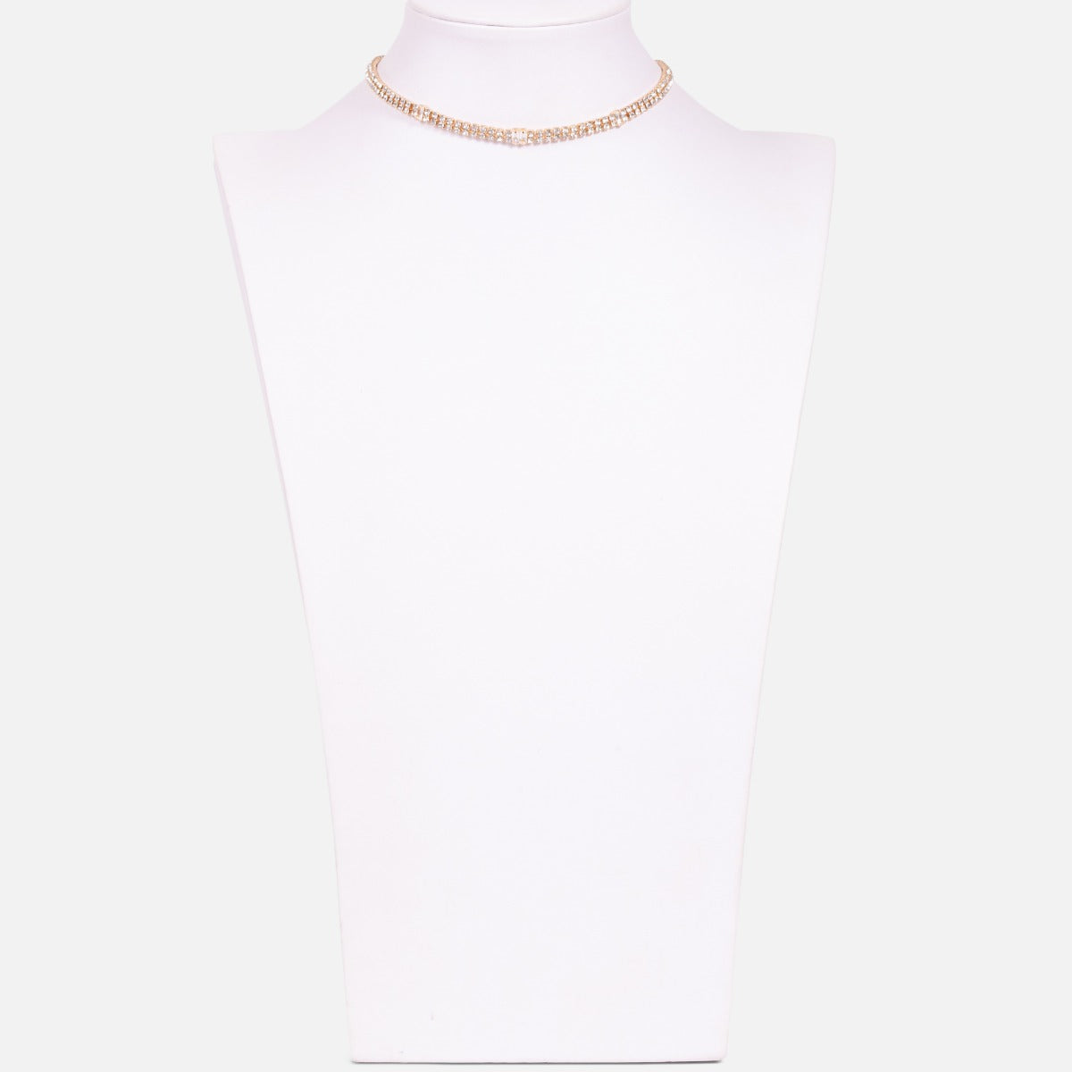 Collier doré de type choker avec insertions de pierres scintillantes