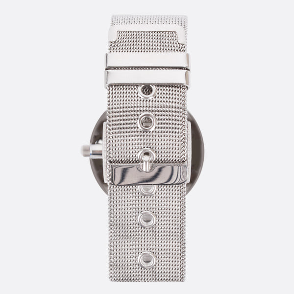 Load image into Gallery viewer, Silvered watch with mesh bracelet and round dial
