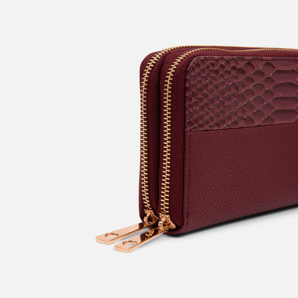 Double burgundy wallet with snake pattern 