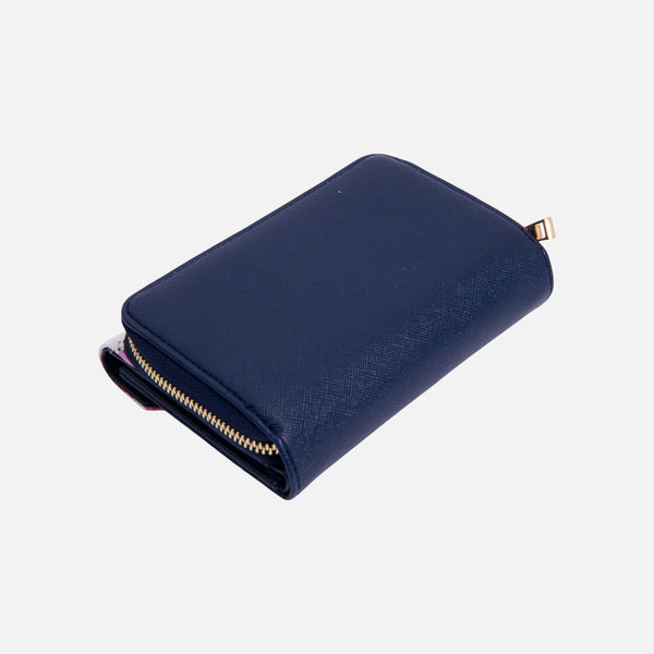 Charger l&#39;image dans la galerie, Portefeuille à rabat bleu marine avec imprimé floral et détails dorés
